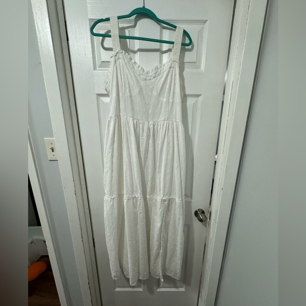 White Sleeveless Maxi Dress
